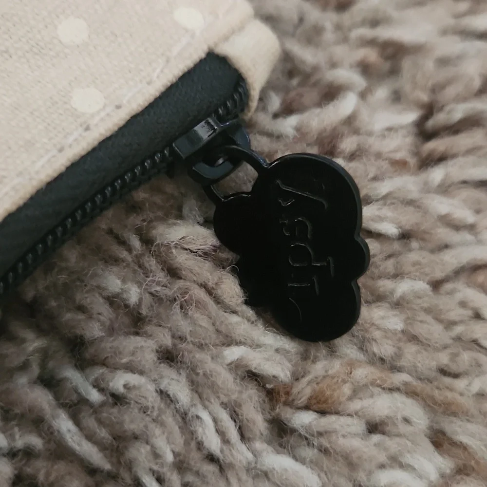 Ipsy Cream And Black Lip Makeup Bag